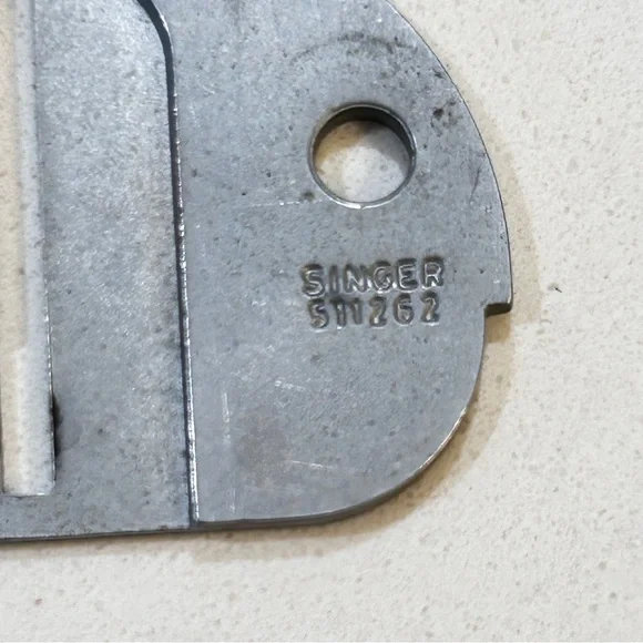 Singer Sewing Machine Foot Attachments - Picture 9 of 12